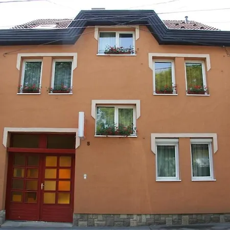 Amulett Apartmanhaz Apartment Eger